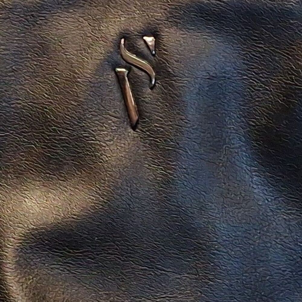 Simply Vera Vera Wang Black Handbag Zipper Accent Silver Hardware Inner Pockets